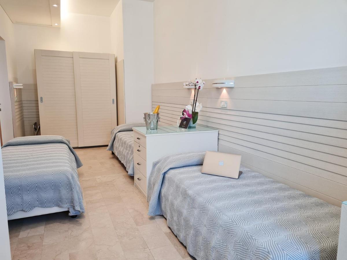 Club Hotel Riccione Eksteriør bilde