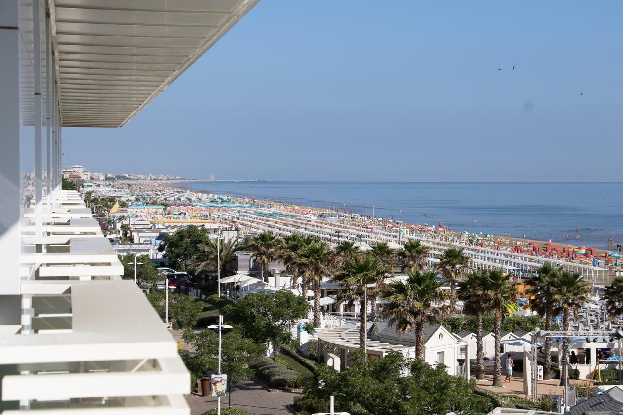 Club Hotel Riccione Eksteriør bilde